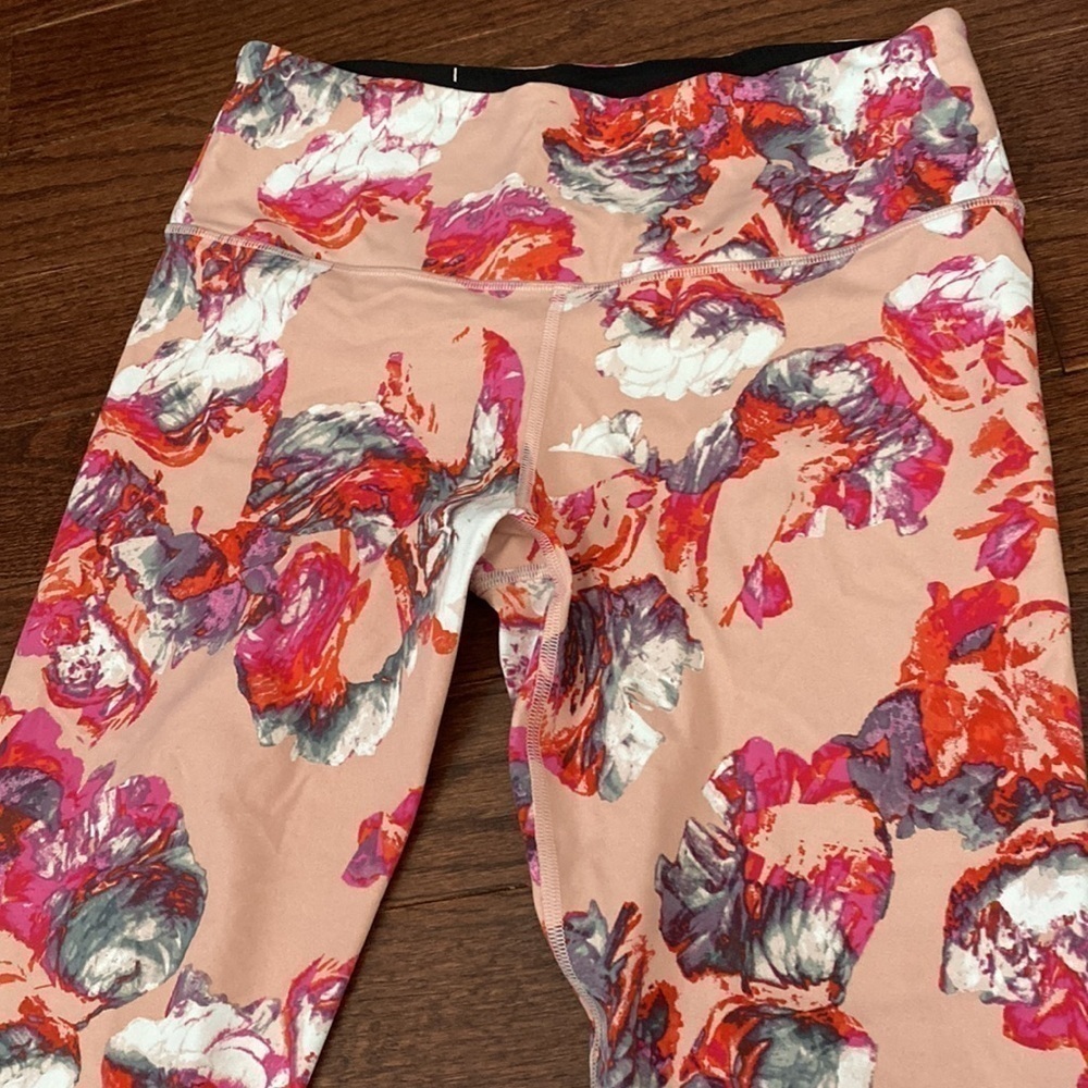 Victoria Sport Leggings - Picture 2 of 6